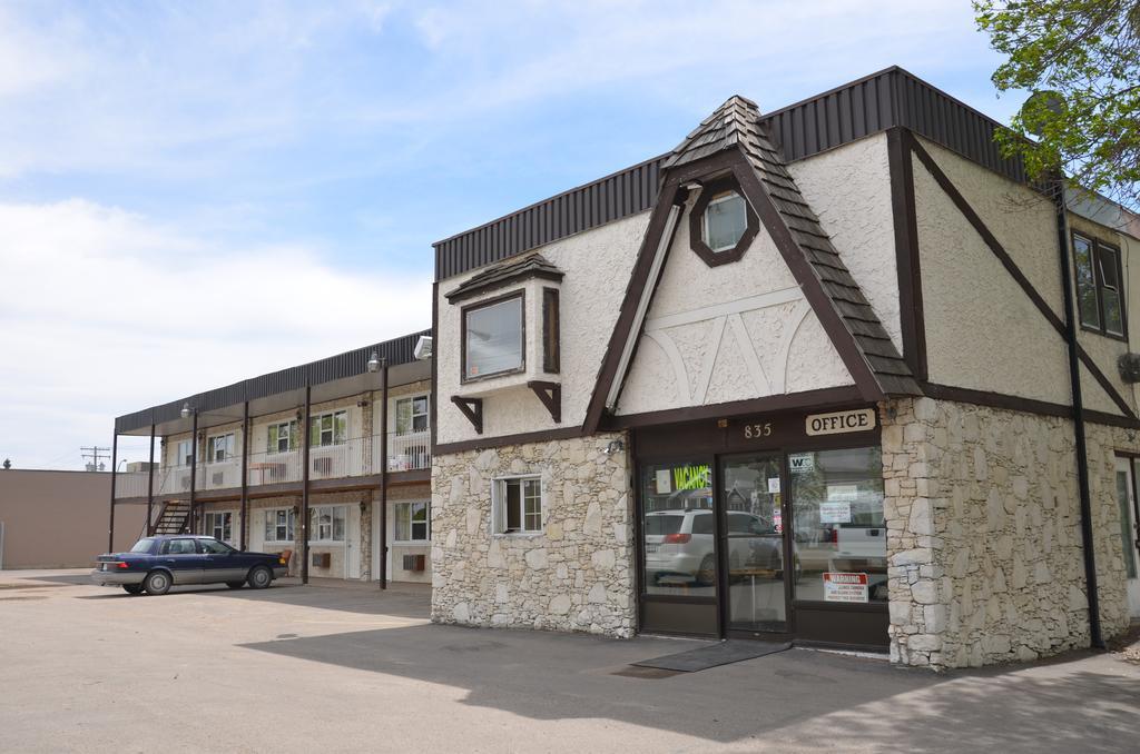 Coachman Inn Риджайна Экстерьер фото