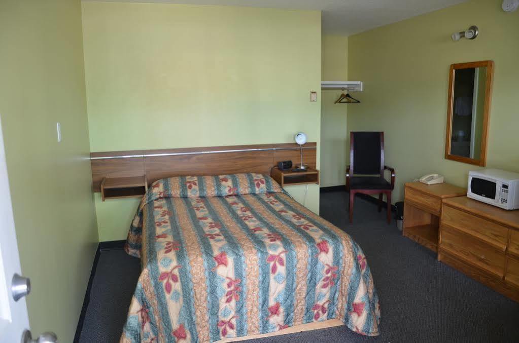 Coachman Inn Риджайна Экстерьер фото